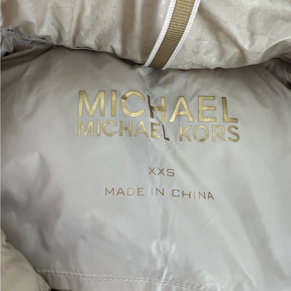 Michael Kors Women’s Fuax-Fur-TrimHooded Puffer Vest XXS - Picture 4 of 5